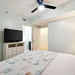 Pineapple Paradise, Beach Front, Newly Renovated, Sleeps 6