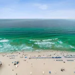 Pineapple Paradise, Beach Front, Newly Renovated, Sleeps 6