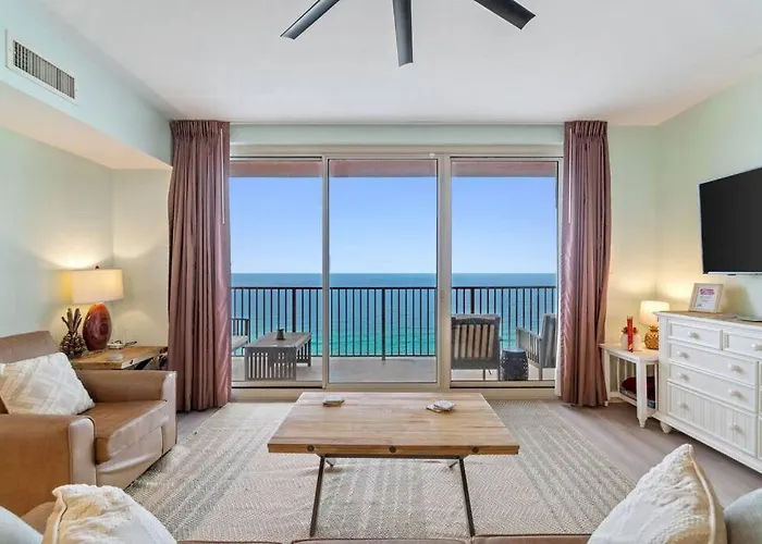 Pineapple Paradise, Beach Front, Newly Renovated, Sleeps 6