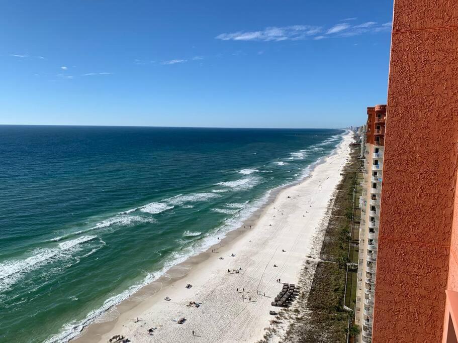 Pineapple Paradise, Front, Newly Renovated, Sleeps 6