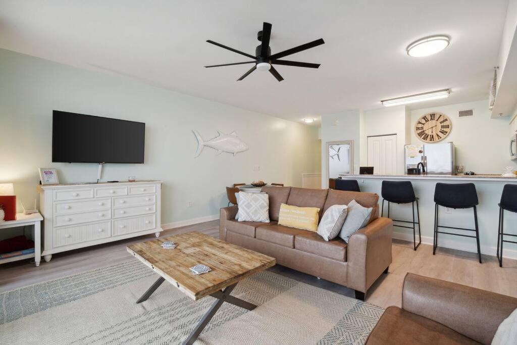 Apartment Pineapple Paradise, Front, Newly Renovated, Sleeps 6 Panama City Beach