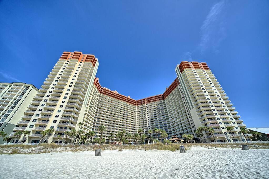 Pineapple Paradise, Front, Newly Renovated, Sleeps 6 *