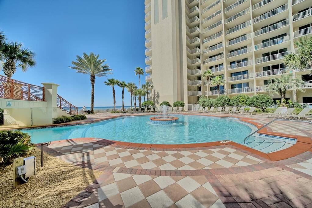 Pineapple Paradise, Front, Newly Renovated, Sleeps 6