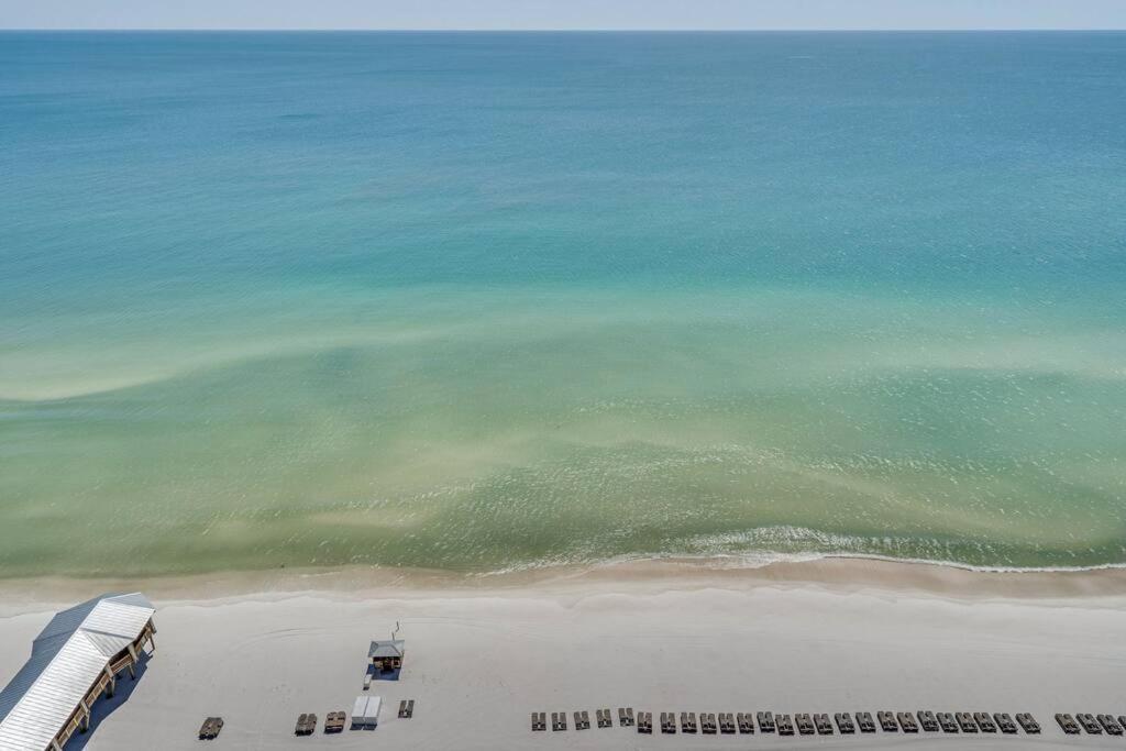 Pineapple Paradise, Front, Newly Renovated, Sleeps 6 Panama City Beach
