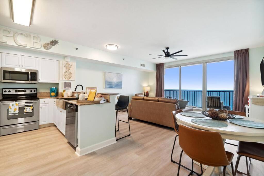 Pineapple Paradise, Front, Newly Renovated, Sleeps 6 *