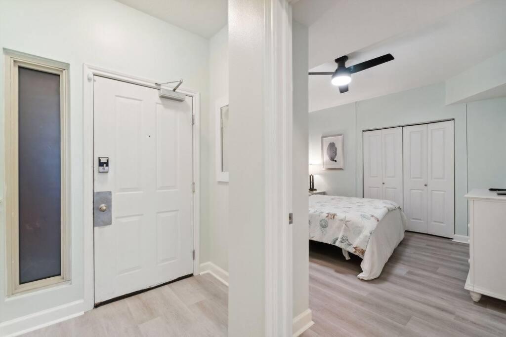 Pineapple Paradise, Front, Newly Renovated, Sleeps 6
