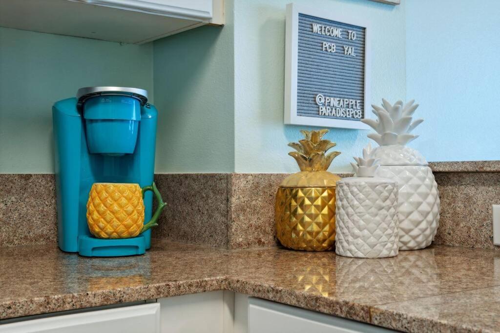 Pineapple Paradise, Front, Newly Renovated, Sleeps 6 *