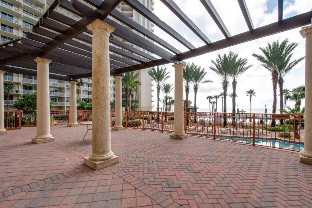 Pineapple Paradise, Front, Newly Renovated, Sleeps 6 Apartment *